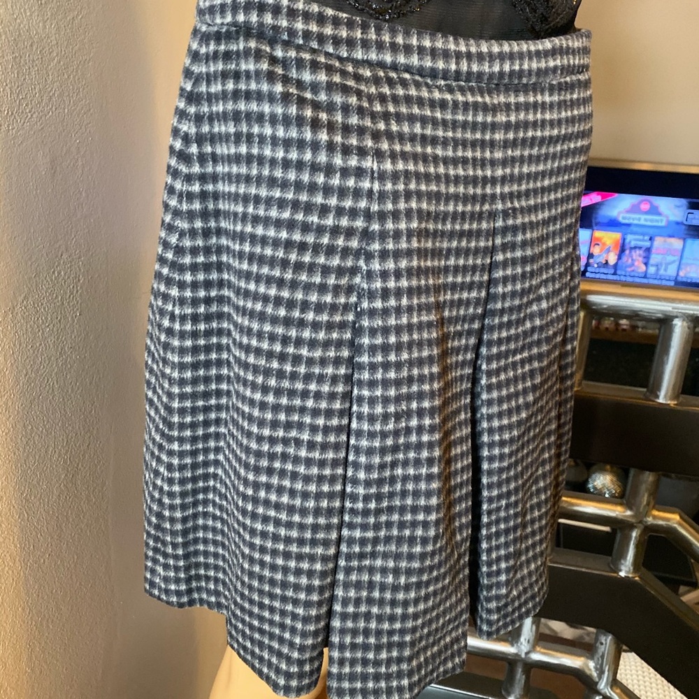 Women’s wool skirt size M